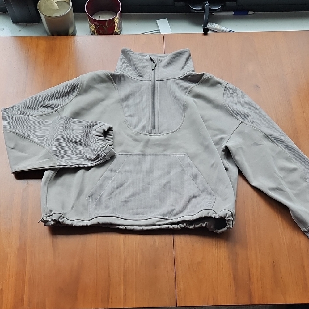 Lululemon Athletica Beige Ribbed Pullover